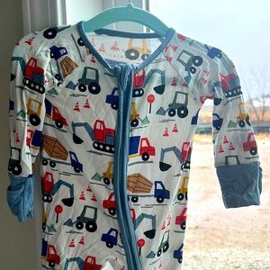 Little sleepies CONSTRUCTION zippy 0-3 mo GUC